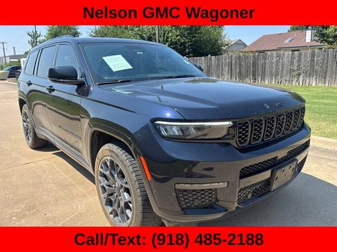 Used 2023 Jeep Grand Cherokee L Summit AWD/4WD image 3