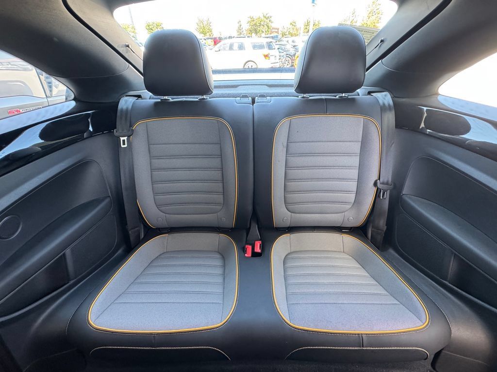 Used 2018 Volkswagen Beetle 2.0T Dune FWD image 29