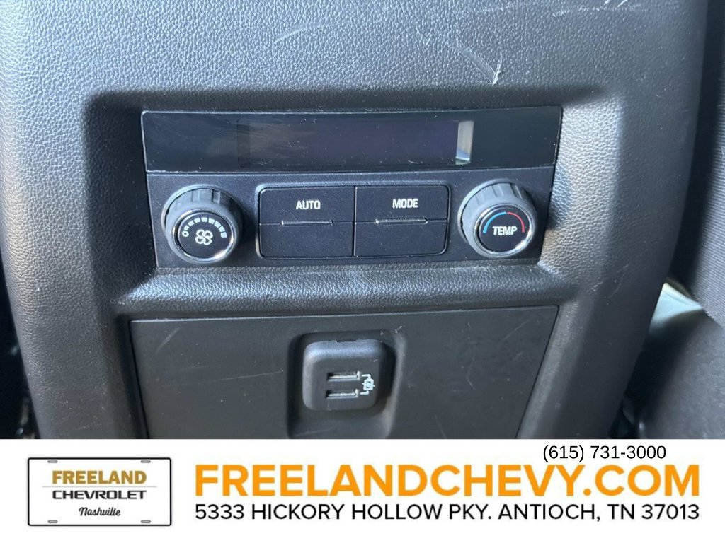 Used 2022 Chevrolet Traverse LT FWD image 19