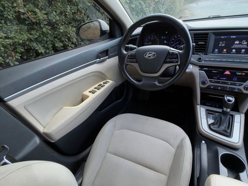 Used 2017 Hyundai Elantra SE w/ SE A/T Tech Package 03 image 42