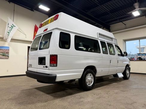 Used 2014 Ford E-250 and Econoline 250 Extended w/ Power Group RWD image 6
