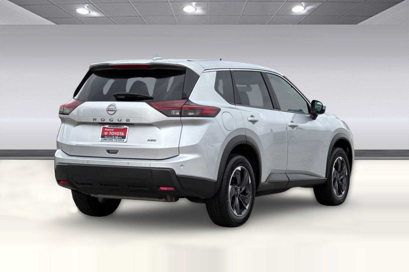 Used 2025 Nissan Rogue SV AWD/4WD image 9