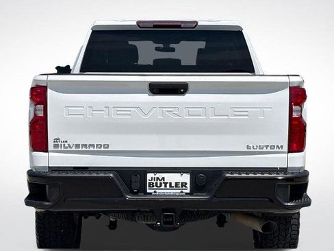 Used 2022 Chevrolet Silverado 2500 Custom AWD/4WD image 6