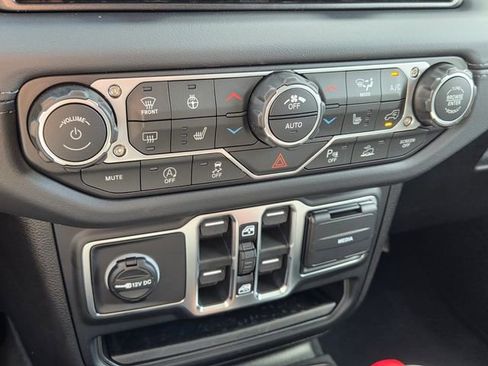 New 2026 Jeep Wrangler Sahara AWD/4WD image 18