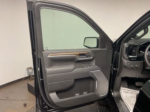 New 2026 Chevrolet Silverado 1500 High Country w/ Midnight Edition image 9
