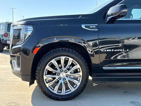 Used 2023 GMC Yukon Denali AWD/4WD image 5