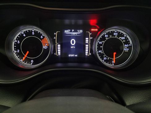 Used 2020 Jeep Cherokee Latitude FWD image 23