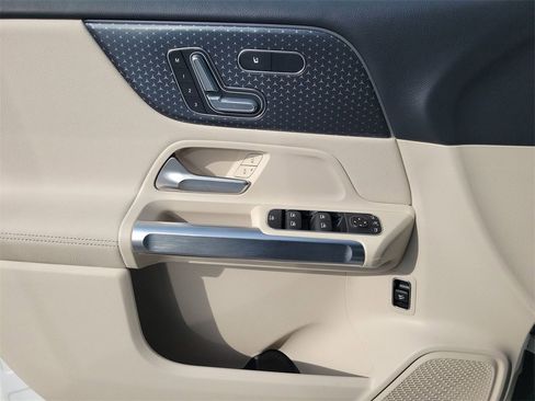 New 2025 Mercedes-Benz GLB 250 GLB 250 image 15