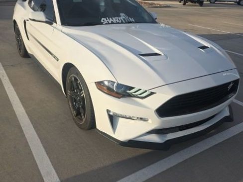 Used 2019 Ford Mustang GT Premium w/ Equipment Group 401A image 2