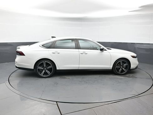 Used 2023 Honda Accord Sport image 6