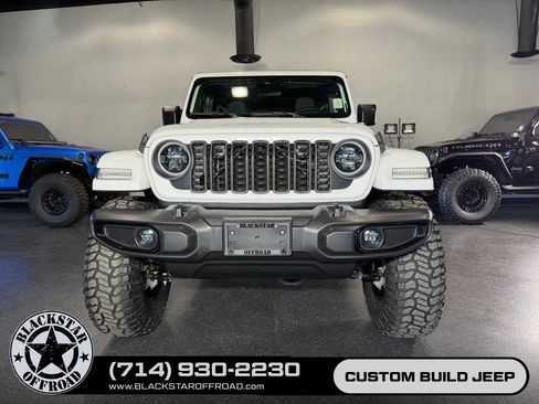 Used 2024 Jeep Wrangler Unlimited AWD/4WD image 3