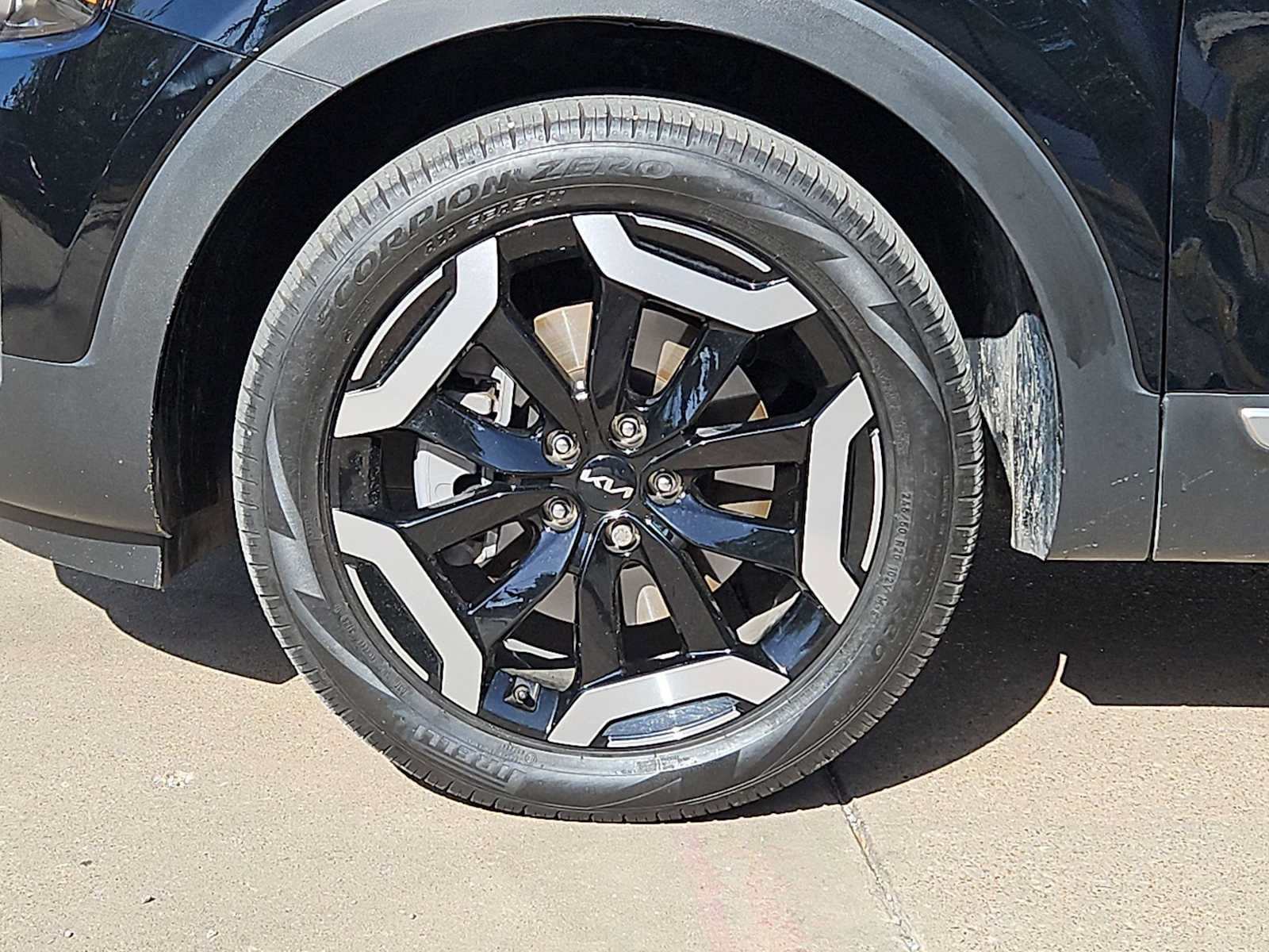 Certified 2025 Kia Telluride EX w/ EX Captain's Chair Package FWD image 11