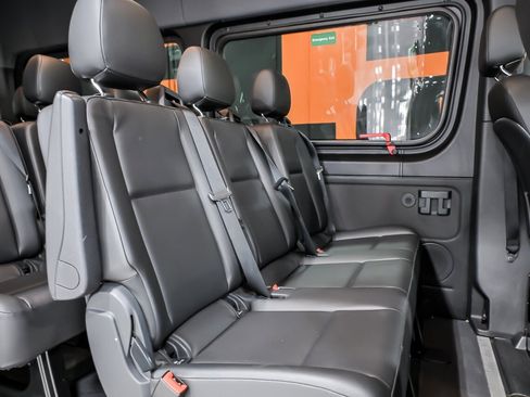 Used 2024 Mercedes-Benz Sprinter 2500 image 13