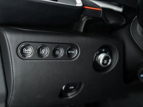 Used 2023 McLaren Artura image 37