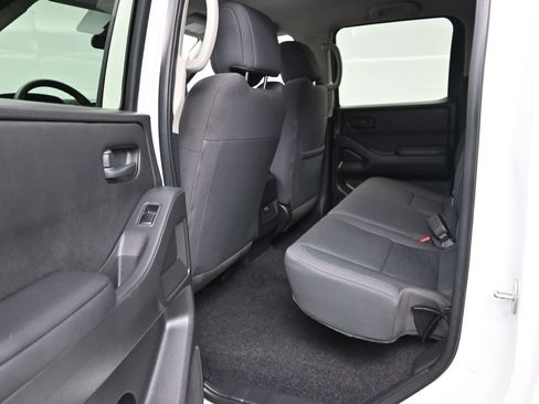 Used 2023 Nissan Frontier S w/ Tow Package image 15