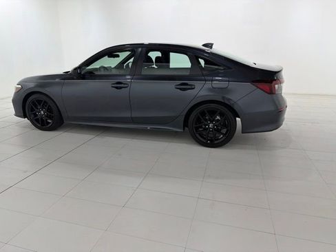 Used 2025 Honda Civic Sport image 2