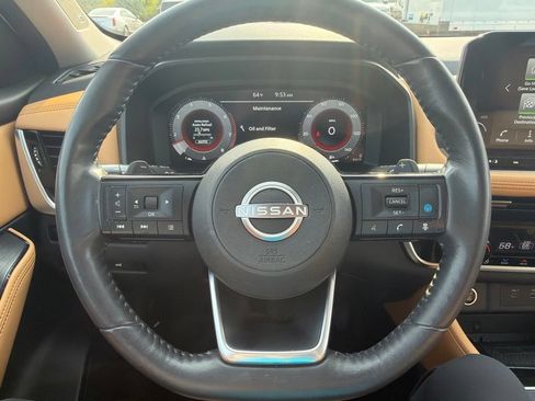 Used 2022 Nissan Rogue Platinum w/ Head-Up Display Package AWD/4WD image 8