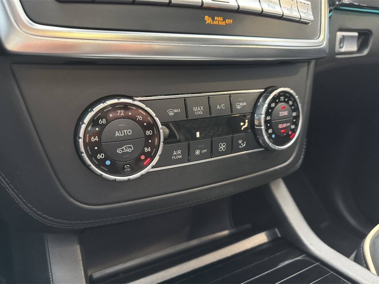 Used 2015 Mercedes-Benz GL 550 4MATIC w/ Driver Assistance Package image 49