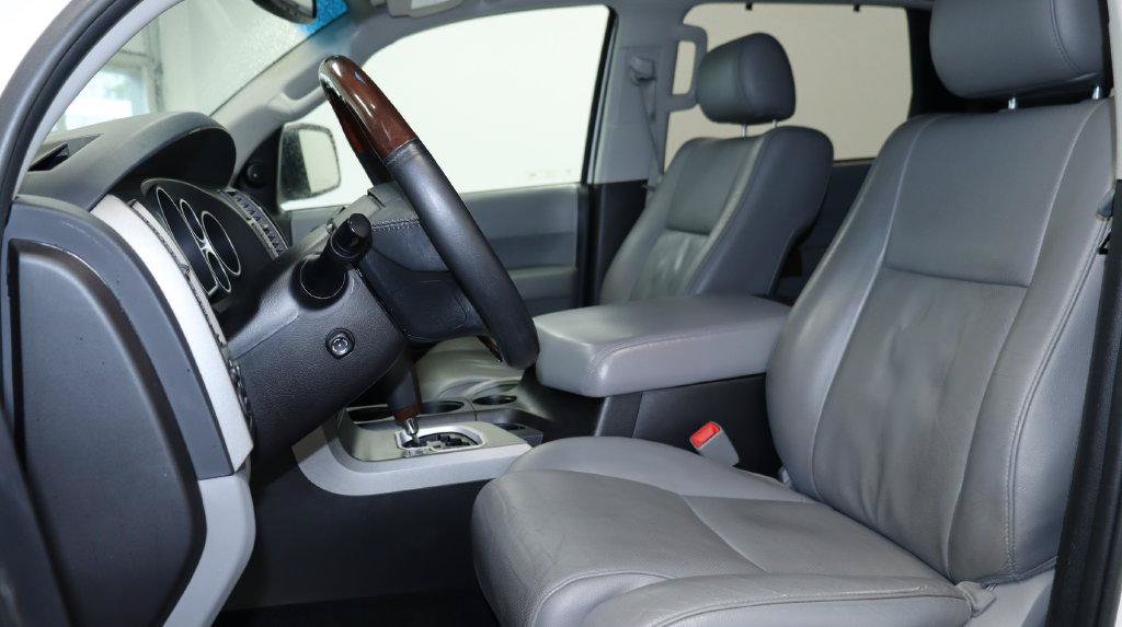Used 2016 Toyota Sequoia Platinum AWD/4WD image 22