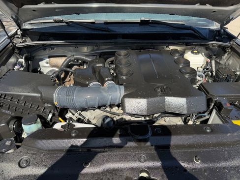 Used 2023 Toyota 4Runner SR5 AWD/4WD image 31