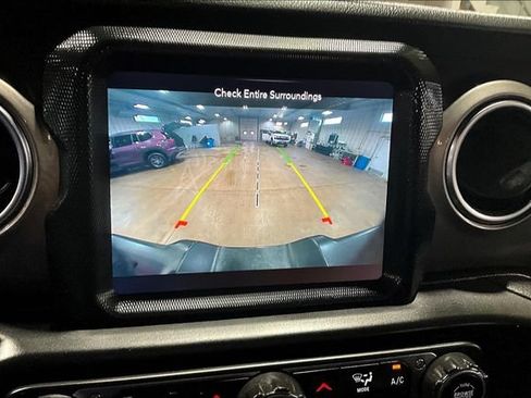 Used 2021 Jeep Wrangler Unlimited Sahara AWD/4WD image 14