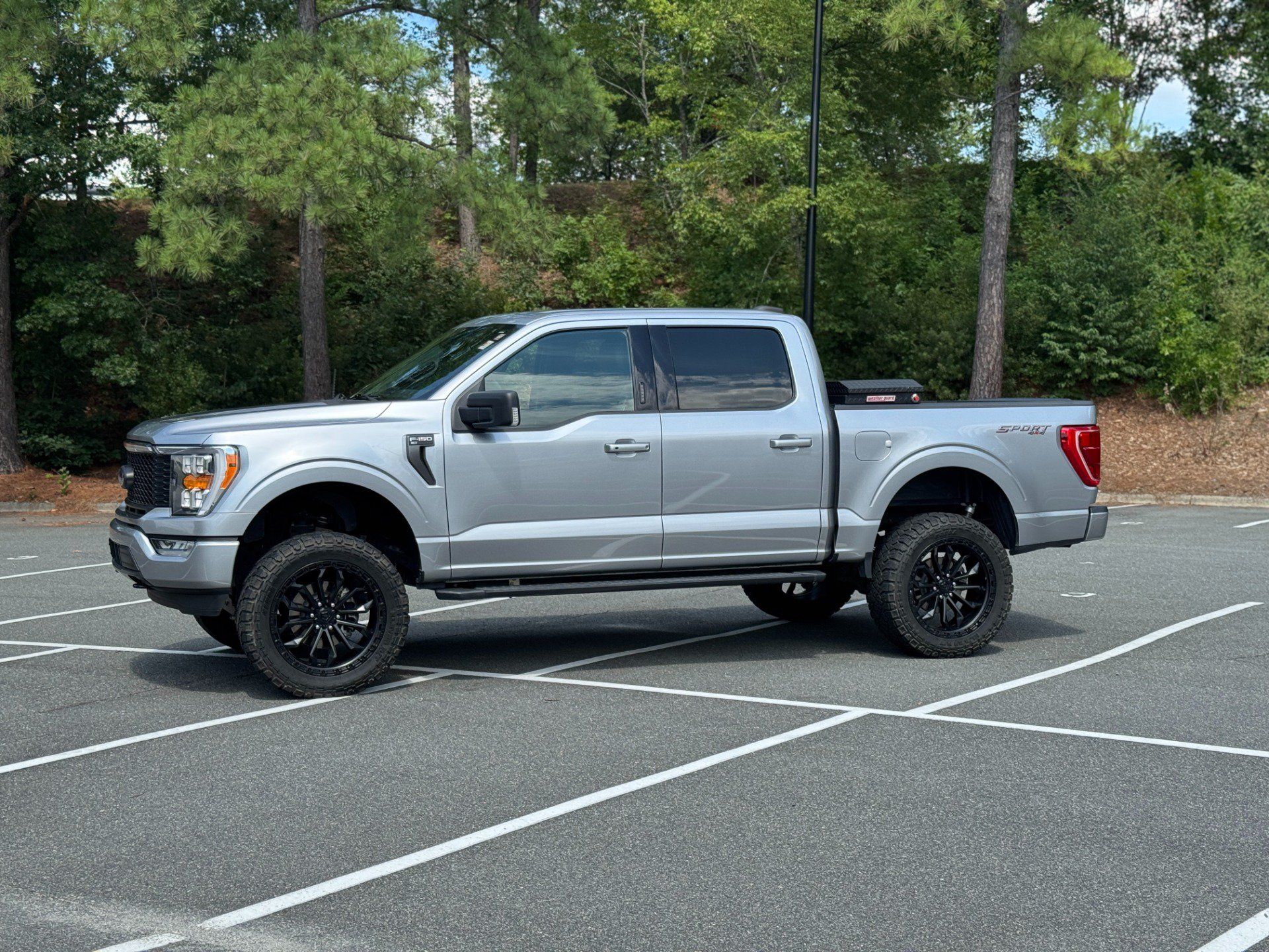 Used 2022 Ford F150 XLT w/ Equipment Group 302A High AWD/4WD image 5