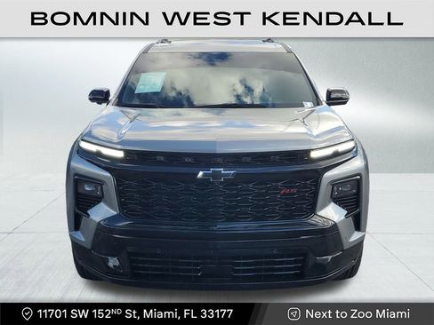 Used 2024 Chevrolet Traverse RS image 2