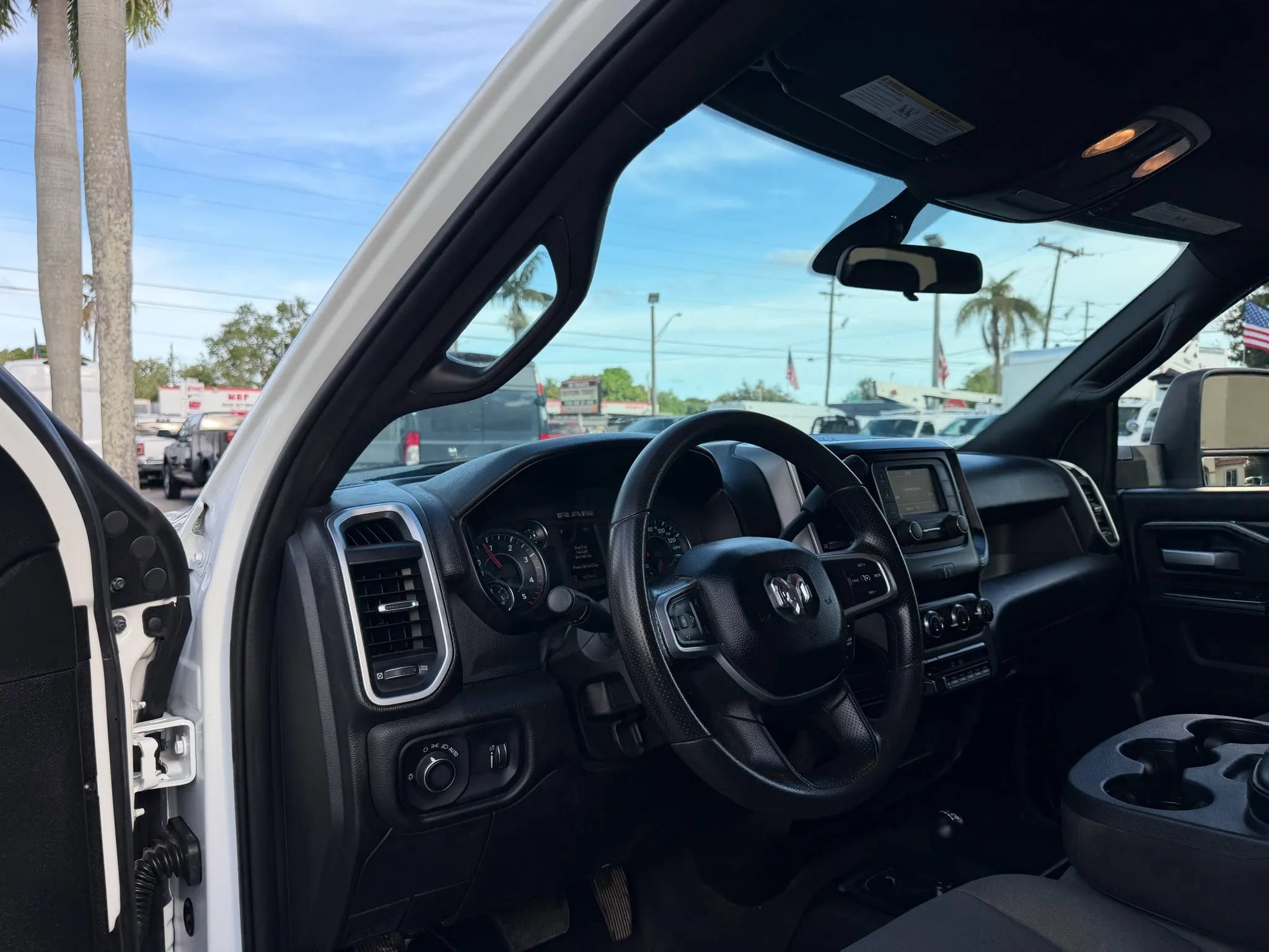 Used 2024 RAM 3500 4x4 Crew Cab SLT DRW w/ Quick Order Package 2YG SLT image 10