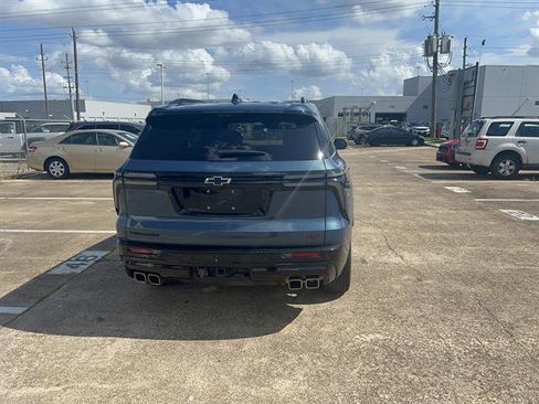 Used 2024 Chevrolet Traverse RS FWD image 6