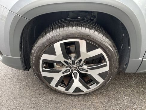 Certified 2022 Volkswagen Taos SEL w/ Panoramic Sunroof Package image 10