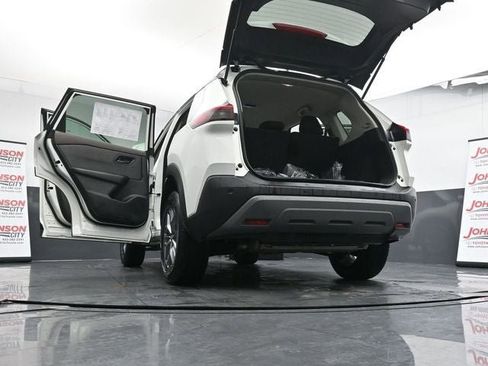 Used 2023 Nissan Rogue S image 49