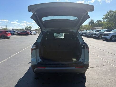 Used 2025 Chevrolet Equinox LT w/ Convenience Package II AWD/4WD image 11