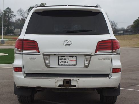 Used 2013 Lexus LX 570 4WD image 3