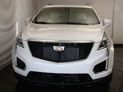 Certified 2024 Cadillac XT5 Sportv w/ Technology Package AWD/4WD image 3