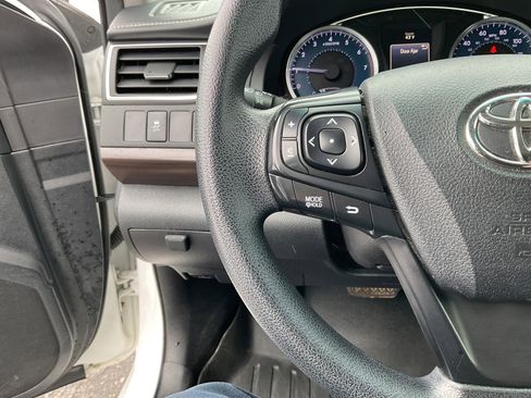 Used 2017 Toyota Camry LE image 22