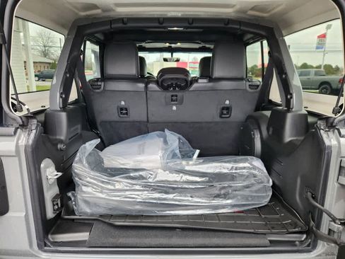 Used 2023 Jeep Wrangler Rubicon w/ Xtreme 35 Tire Package image 13