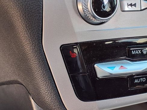 Used 2023 Ford Explorer XLT image 19