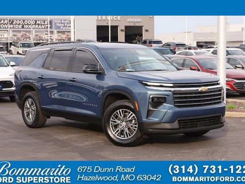 Used 2025 Chevrolet Traverse LT w/ LPO, Floor Liner Package image 1