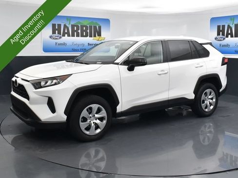 Used 2022 Toyota RAV4 LE FWD image 1