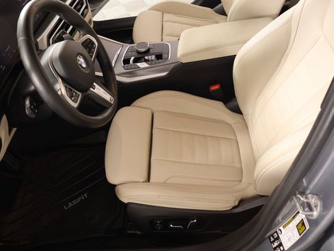 Used 2024 BMW 330i xDrive Sedan w/ M Sport Package image 12