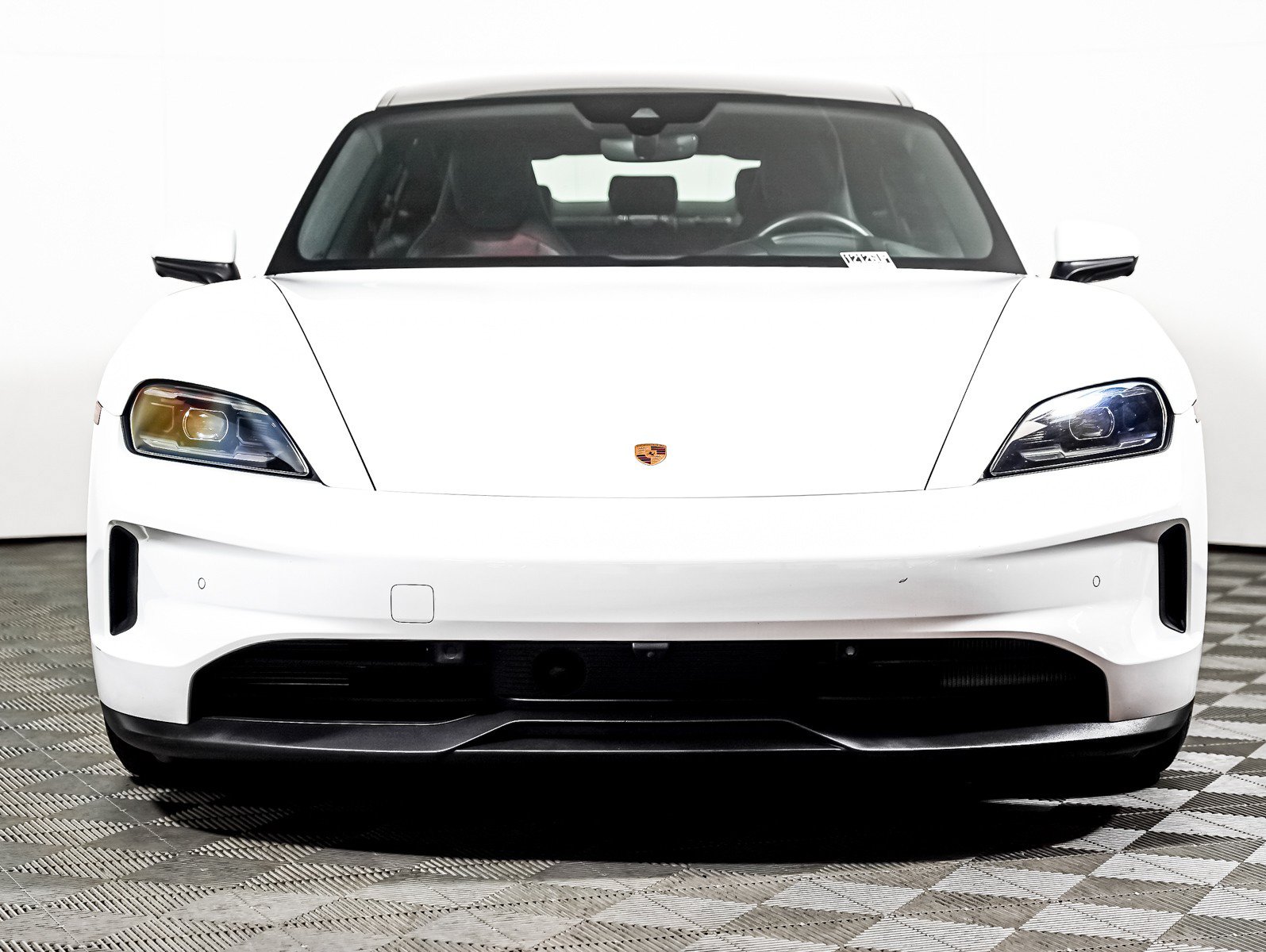 Certified 2025 Porsche Taycan w/ Premium Package RWD image 7