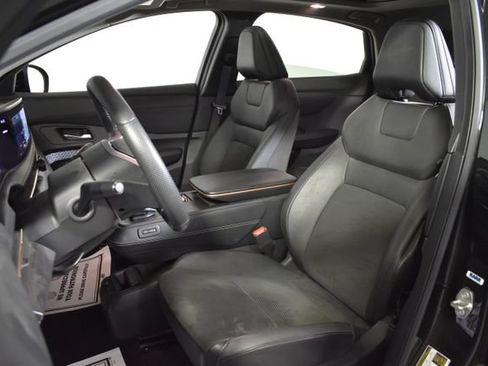 Certified 2025 Nissan Ariya AWD image 9