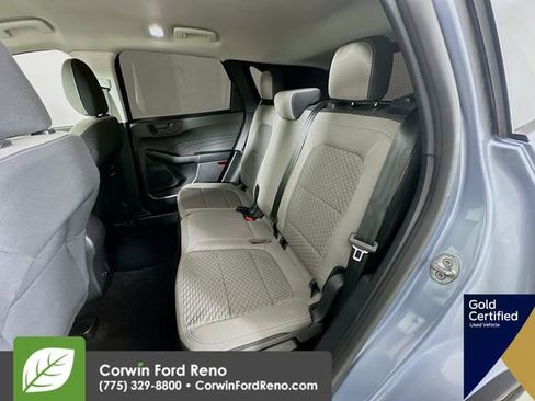 Certified 2022 Ford Escape SE w/ SE Sport Appearance Package image 27