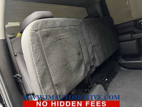 Used 2022 Chevrolet Silverado 2500 LT w/ Convenience Package image 18