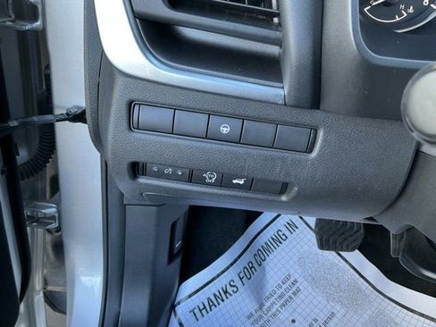 Used 2024 Nissan Rogue SV image 20