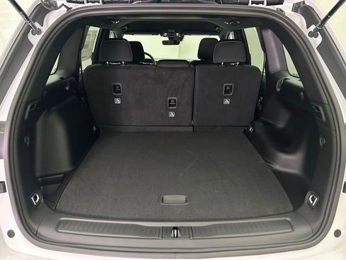 New 2025 Jeep Grand Cherokee Laredo w/ Trailer Tow Package image 11