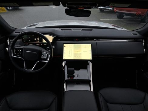 Used 2025 Land Rover Range Rover Sport SE image 22