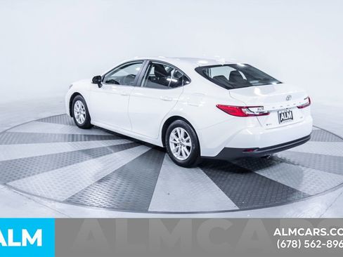 Used 2025 Toyota Camry LE image 7
