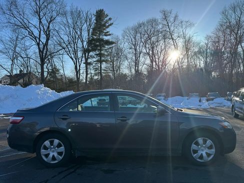 Used 2009 Toyota Camry LE image 4