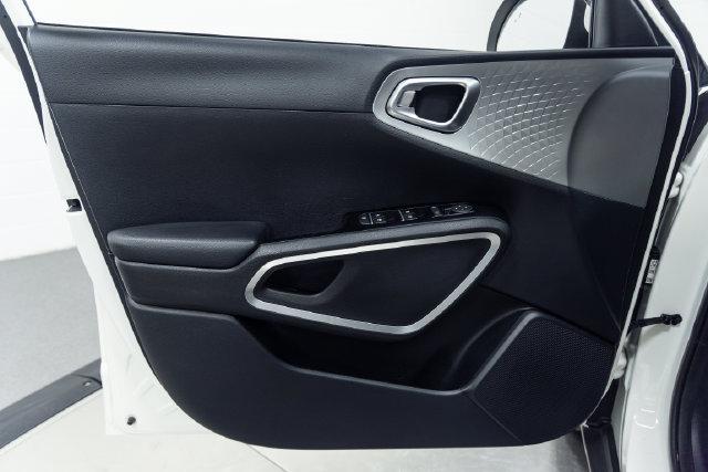 Used 2023 Kia Soul LX w/ Option Group 015 FWD image 11